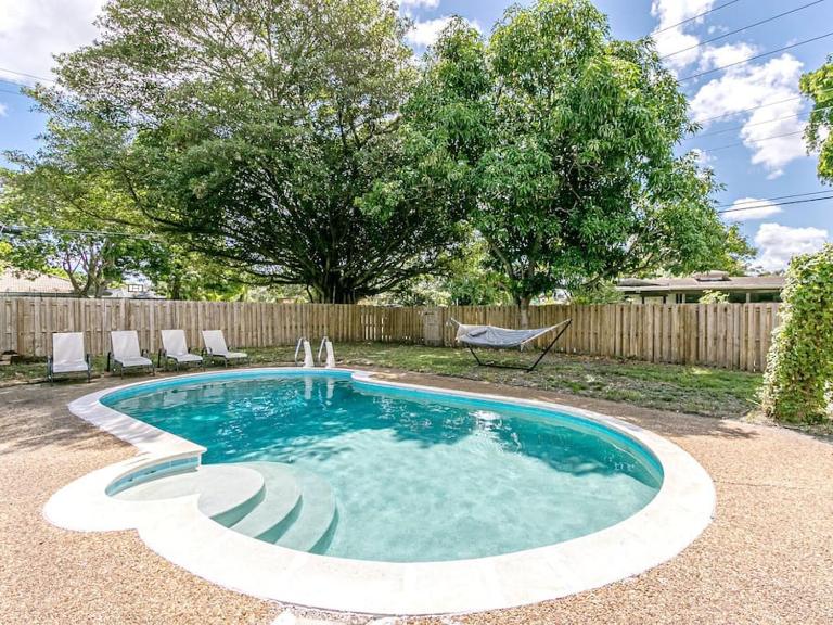 Modern Spacious 5-Bedroom Villa with Pool - Ferienwohnung Hollywood