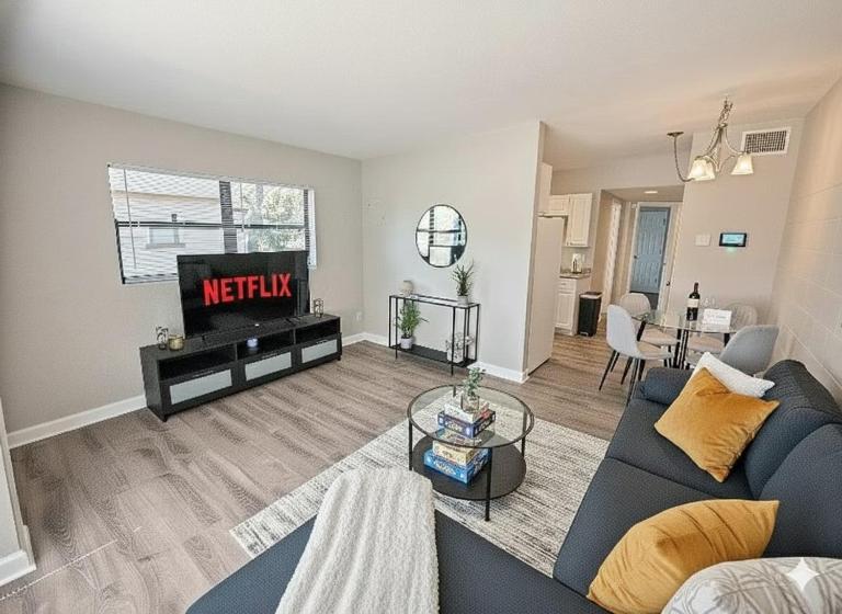 Amazing 2BR Queen 8mins SODO & 4mins ORMC - Ferienwohnung Orlando