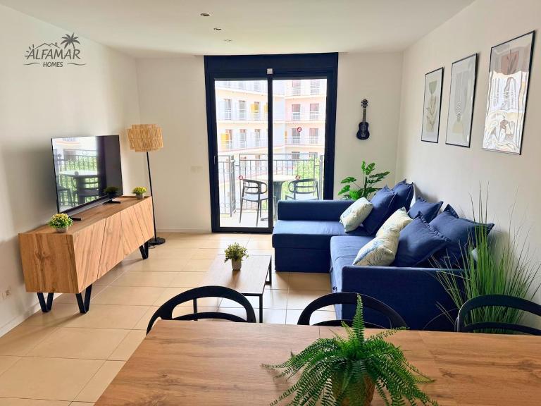 Ukelele Suite - 6p Modern Flat with Pool & Parking - Ferienwohnung Lloret de Mar