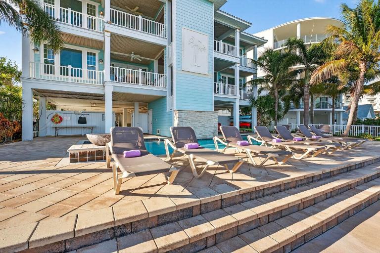Treasure Trove Waterfront Mermaid - Chambres d'hôtes St. Pete Beach
