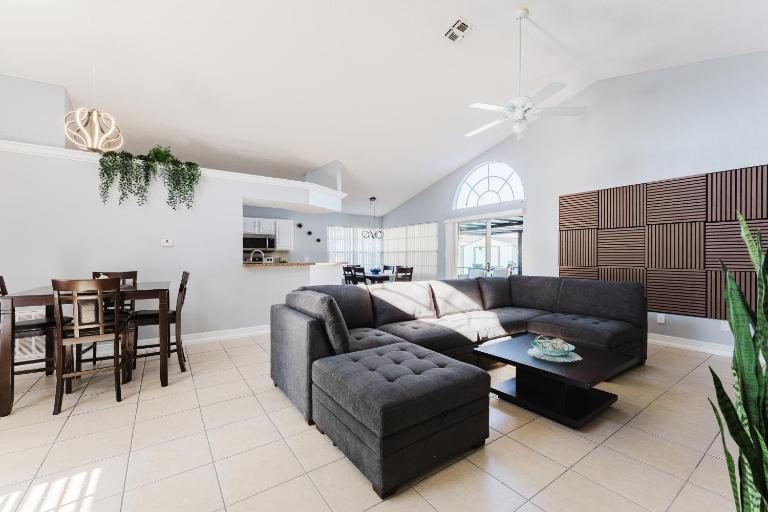 Cozy 4 bedroom home with pool -Close to everything - B&B Kissimmee