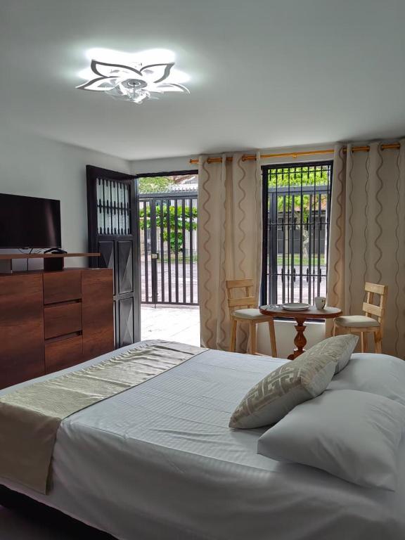 Apartamento D' Kairos - cerca al Estadio Pascual Guerrero - B&B Cali