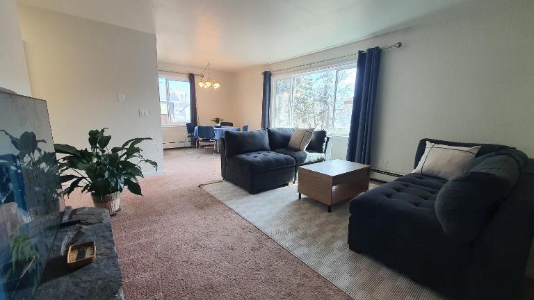 Jewel Lake Apartment - B&B Anchorage