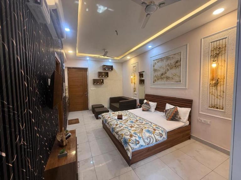 Cozy Studio Apartment in North Eye Noida - Ferienwohnung Noida