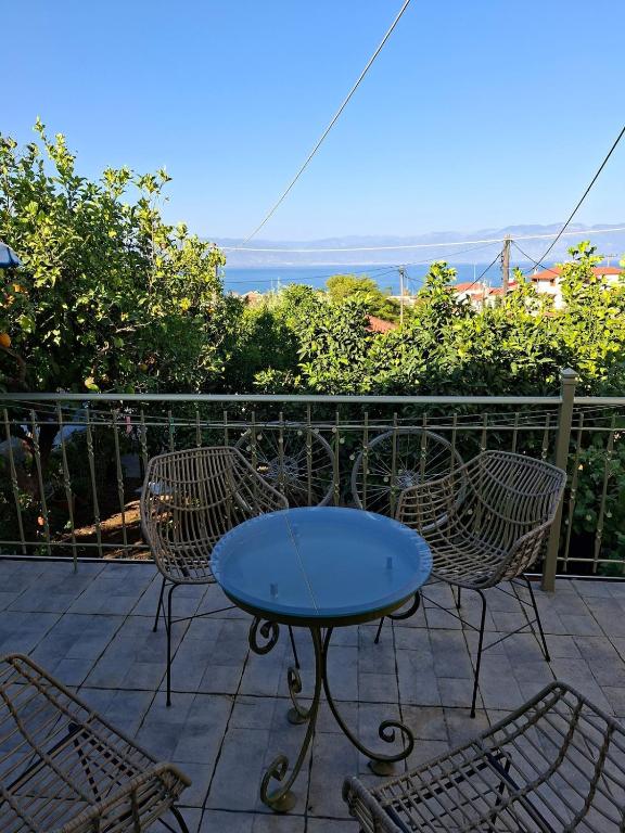 Cosy 2Bedroom House Sea View & Garden in Petalidi - Bed and Breakfast Petalídi