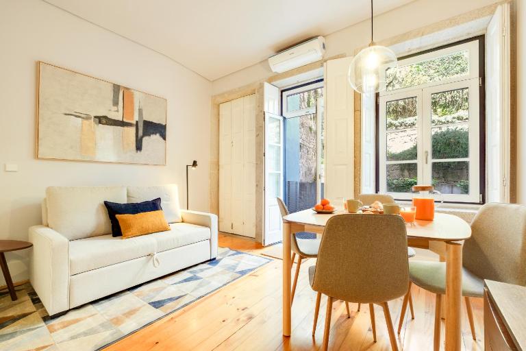 WHome Unbeatable Location Porto Old Town Apartment - B&B Oporto