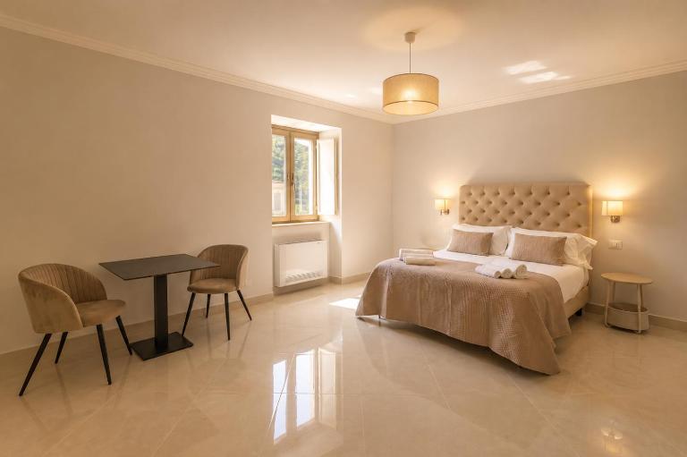 Fenisien Boutique Rooms - B&B Condurso