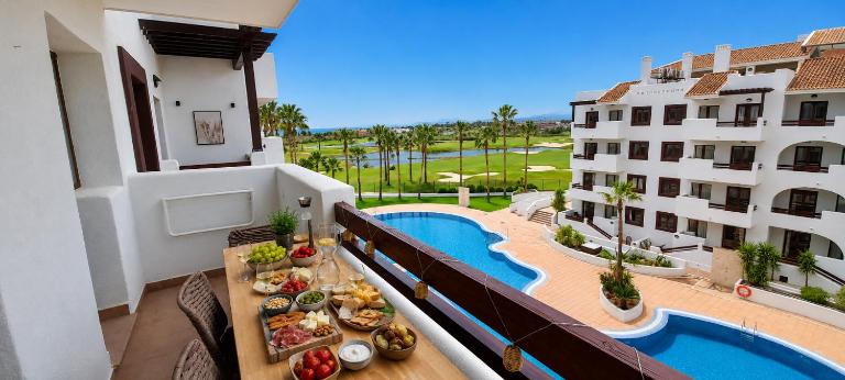 DAINA BLISS - Golf & Sun Apartment - Ferienwohnung Los Alcázares