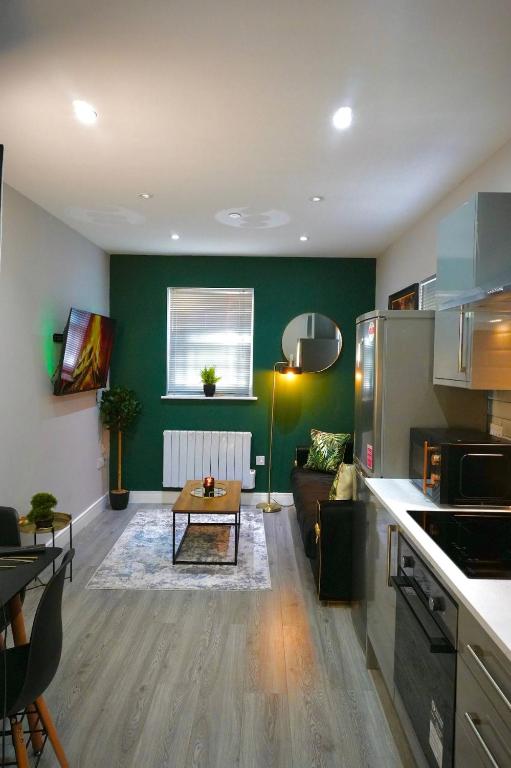 The Noir Suite Luxury City Centre Flat - Ferienwohnung Newport (Wales)