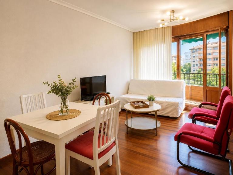 Cómodo y moderno piso centro Colindres - B&B Colindres