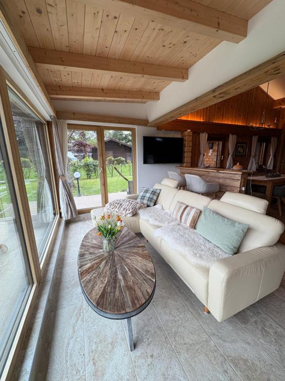 Panorama Chalet mit Almhütten-Flair - Chambres d'hôtes Zell am Moos