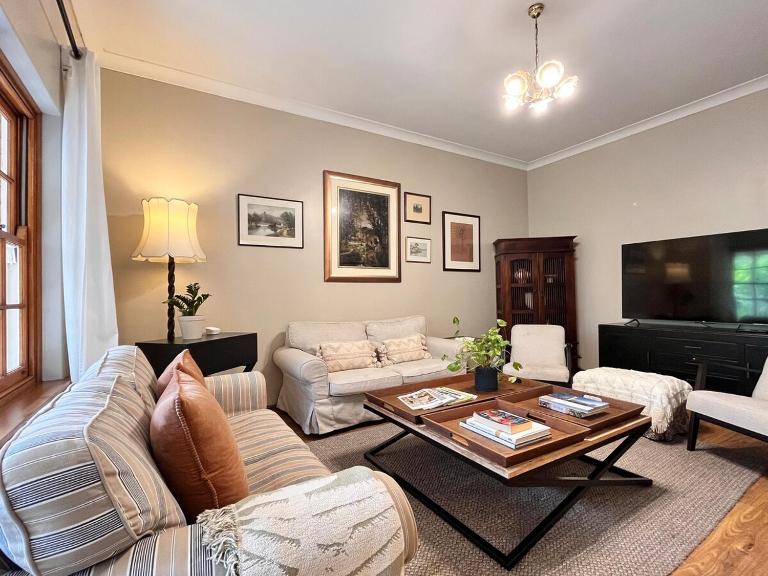 Charming Character Cottage Quiet Retreat near CBD - B&B Evandale