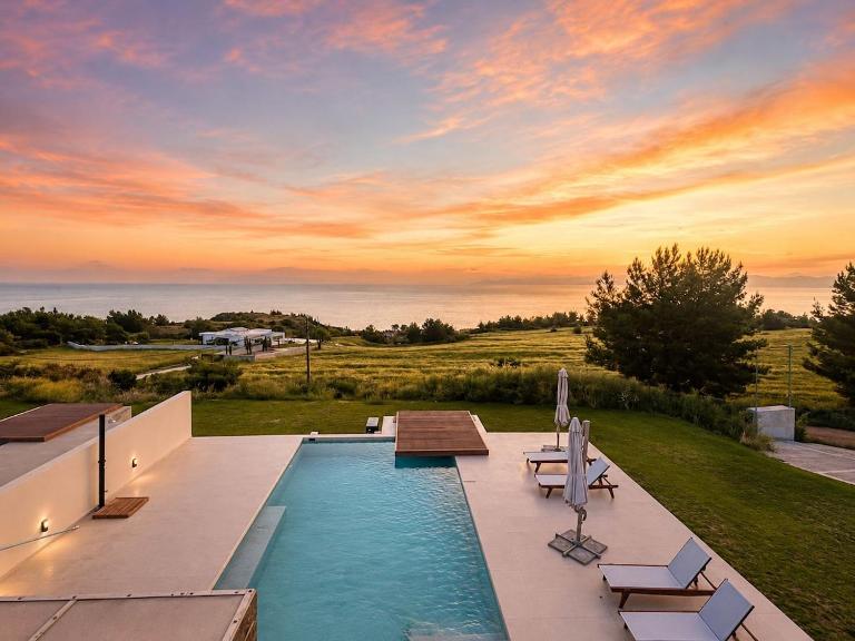 Blue Bay Villa - B&B Polychrono