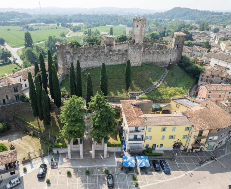 La Rosa del Garda di Ponti sul Mincio - B&B Ponti sul Mincio