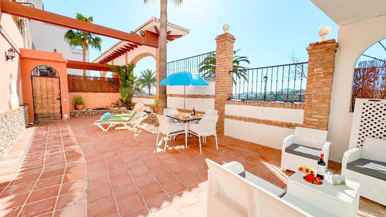 Ground floor 2 bed garden apartment LA FUENTE - B&B Frigiliana