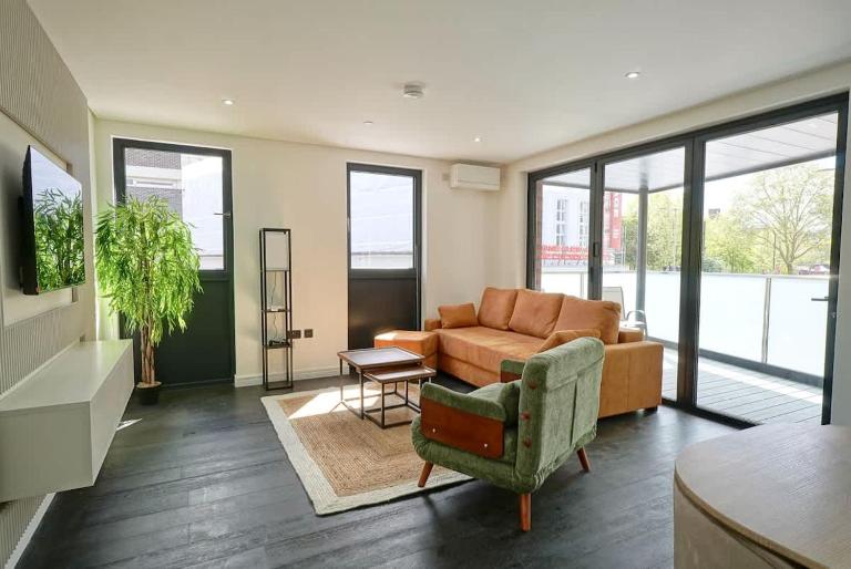 New, 4th Floor, 2 bed up to 6ppl Flat, Waterloo - B&B London
