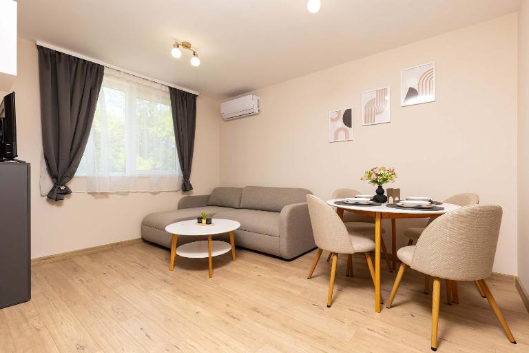 1BD Modern Retreat in a Peaceful Area by Flat Manаger - Ferienwohnung Plowdiw