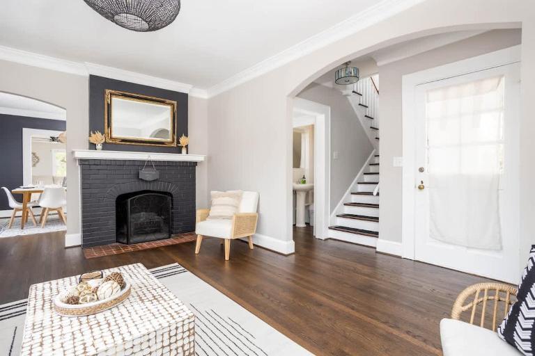 Emerywood Retreat - Chic Interiors in a Premier Neighborhood - Bed and Breakfast High Point