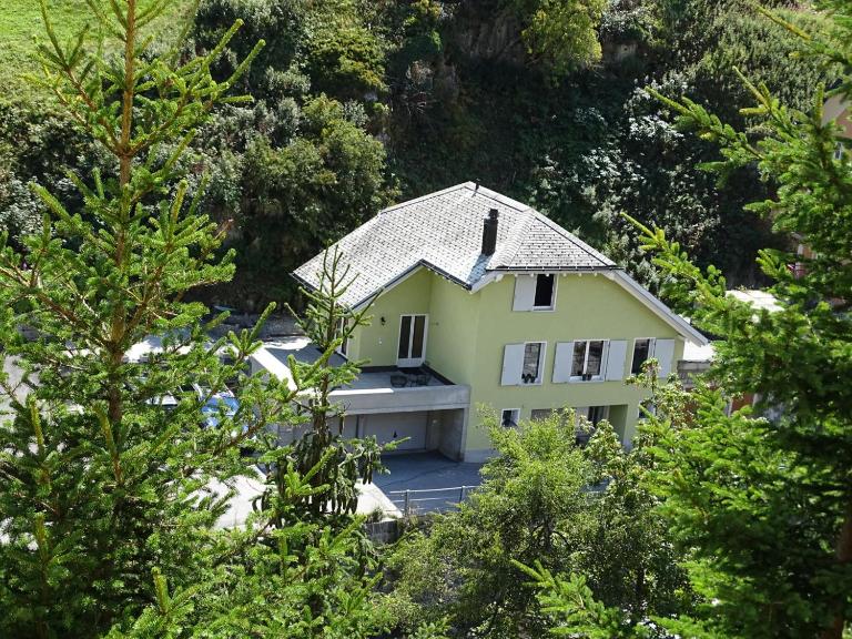 Ferienhaus Grüner Heinrich - Chambres d'hôtes Andermatt