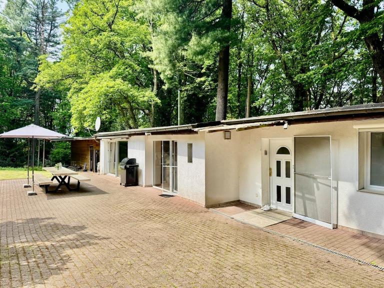 Waldchalet Burgholz - ruhiges Ferienhaus im Grünen nahe Elberfeld - B&B Wuppertal