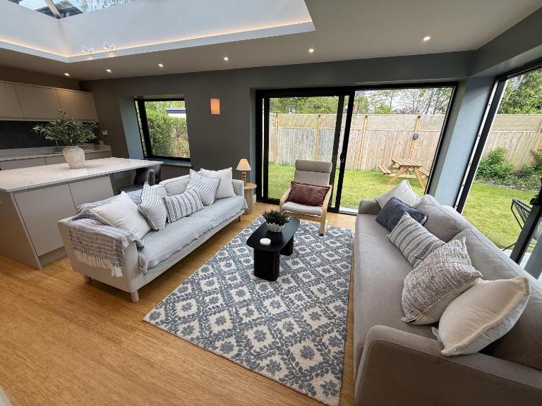 Homebird Property - Wayside Retreat - Sleeps 7 - B&B Harrogate
