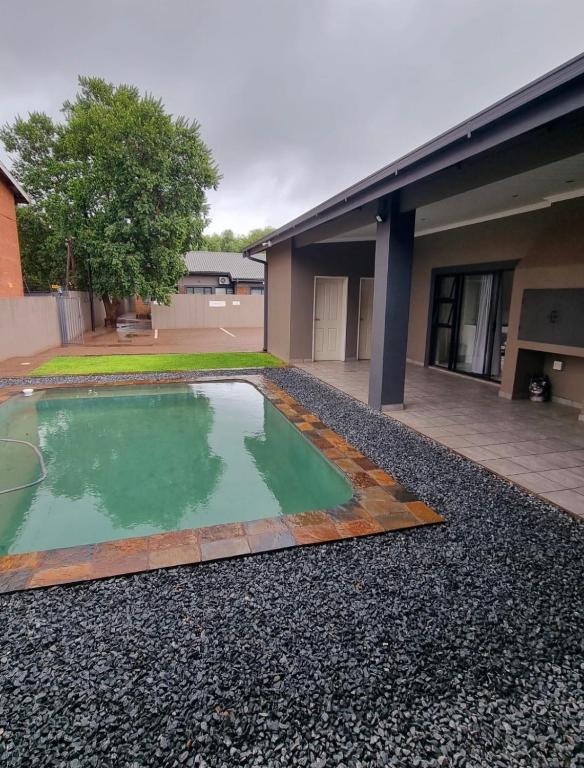 Grey Corner Guesthouse - B&B Postmasburg