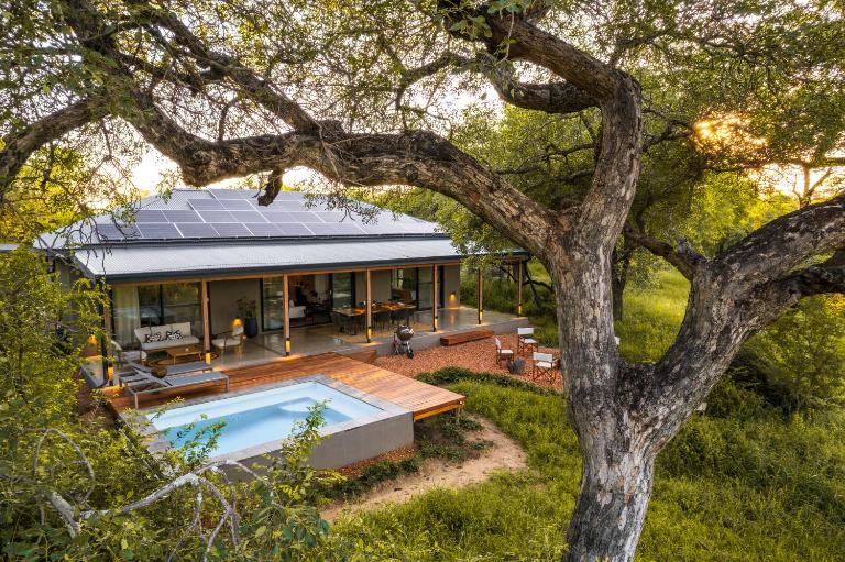 Nomads Den Safari Villas - Heated Pools and Riverbed views - Chambres d'hôtes Hoedspruit