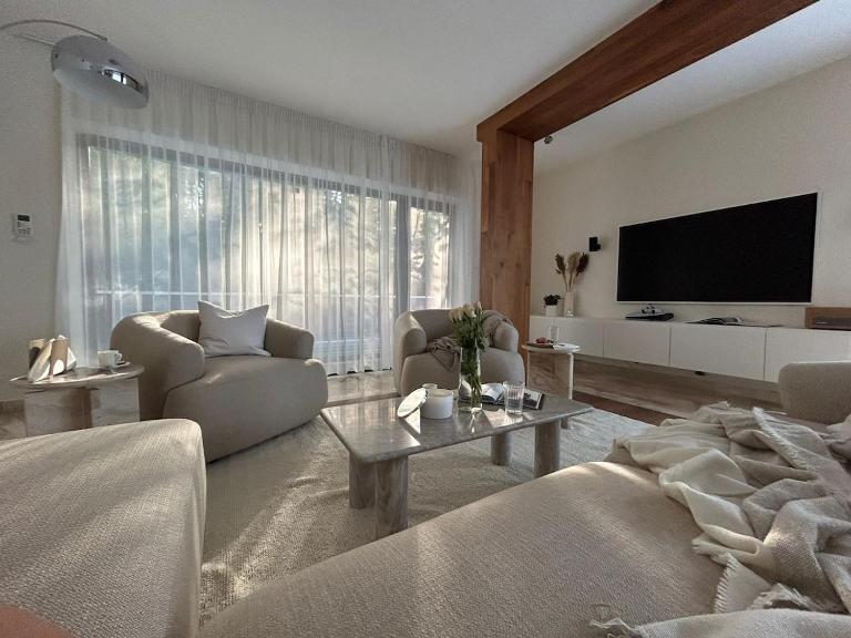 Luxury Hills Villa Pool,SPA,Grill,Bar, & Parking - B&B Prague