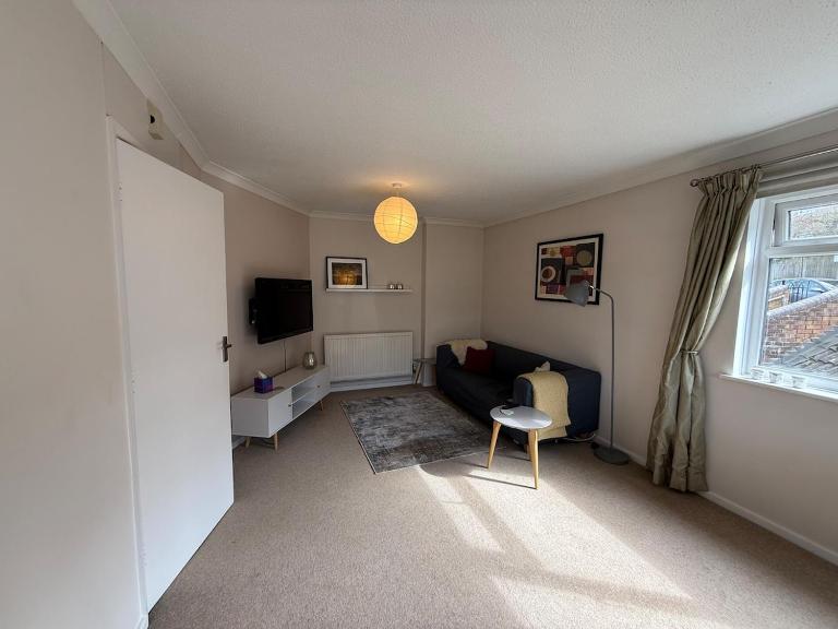 Light & Spacious Flat, Walk to Town & Parking - B&B Weeke