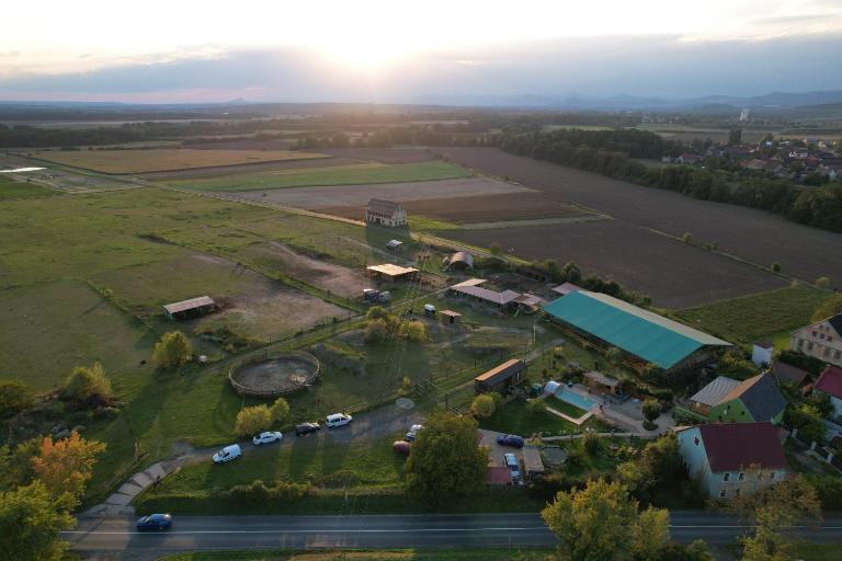 Black Ring Ranch - Chambres d'hôtes Vrutice