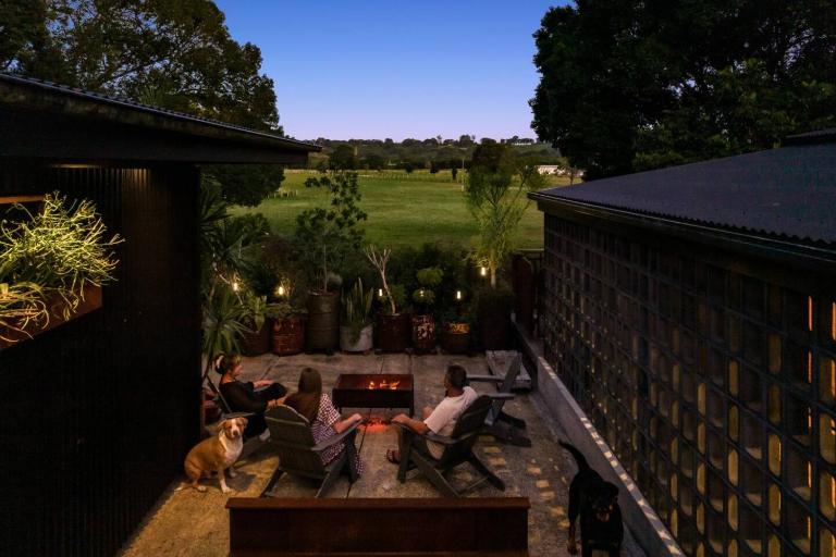 Bangalow Barn (Entire) - Romantic Getaway for 2 - Bed and Breakfast Bangalow
