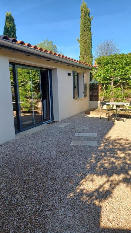 La petite maison studio et jardin - B&B Craponne