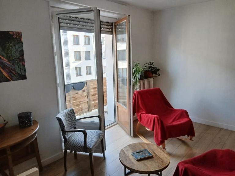 T2 lumineux avec balcon - proche centre à pied - Ferienwohnung Chambéry
