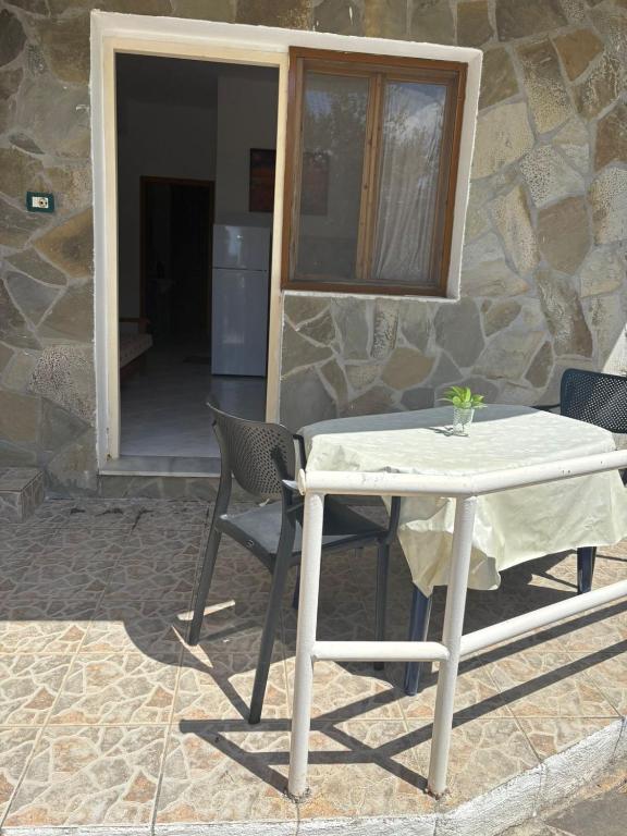 Ideal Apart 2 - B&B Saranda