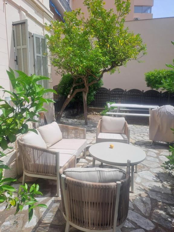 Un rez de jardin en plein centre - Ferienwohnung Cannes