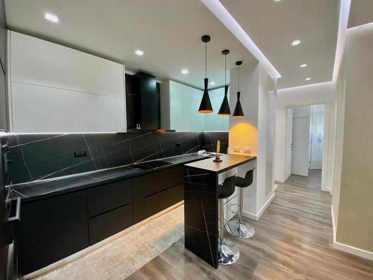 Urban Crown Tirana - Bed and Breakfast Tirana