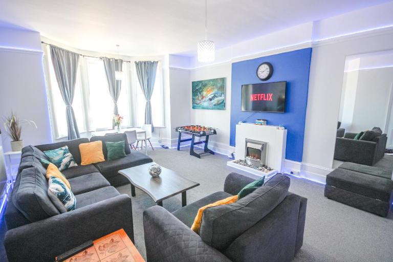 Spacious - Free Parking - Sleeps 6 - M20-FolkestoneCentralStation - Chambres d'hôtes Folkestone
