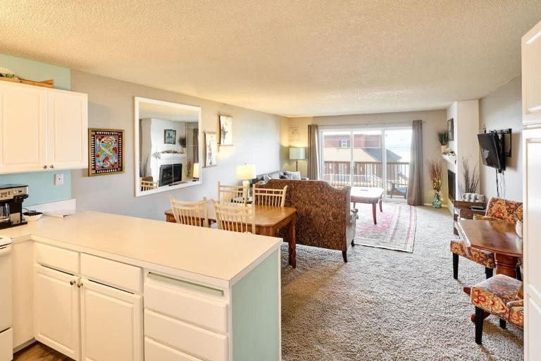 Ground Floor - Ocean View Condo - Pet-Friendly - Chambres d'hôtes Lincoln City