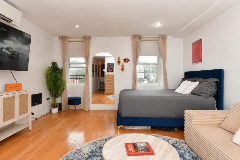 Prime West Village Hideaway Studio - Walk Everywhere - B&B Nueva York