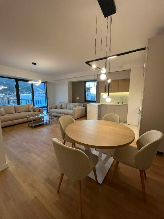 Grand Gigi Panoramic Penthouse - Chambres d'hôtes Skopje