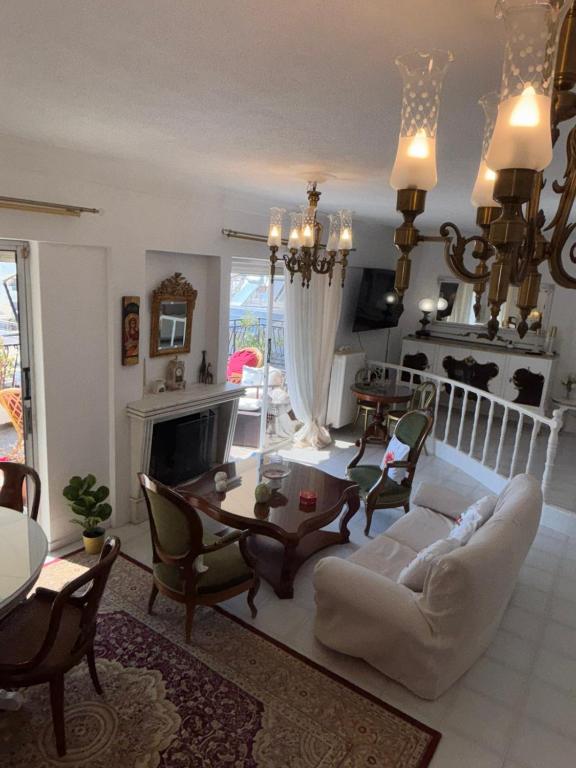 Eugenia's Mansion House - Bed and Breakfast Piraeus