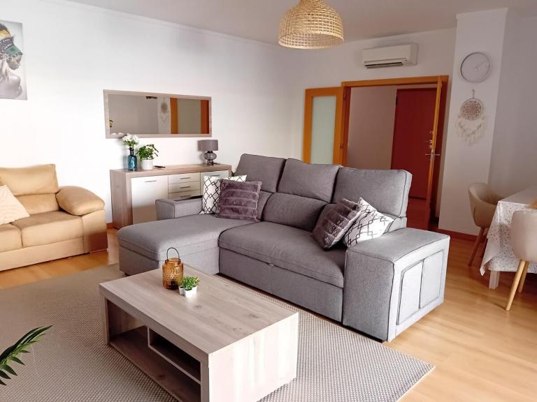 Spacious apartment with pool, Olhão Marina - Ferienwohnung Olhão