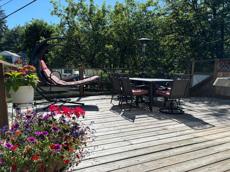 Edgemont House - 8 Guests, Deck and Yard, North Vancouver - Ferienwohnung North Vancouver