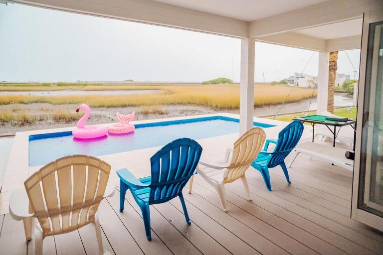 Lagoon-Front Villa Entire space for one group per day, with pool, sauna, dog run, and BBQ - B&B Chiba