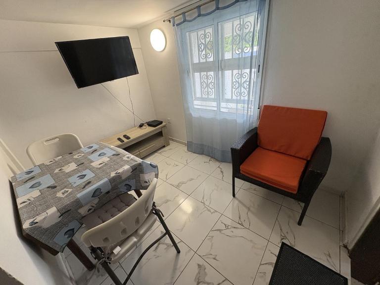 Charming studio nestled in Remire-Montjoly - B&B Cabassou