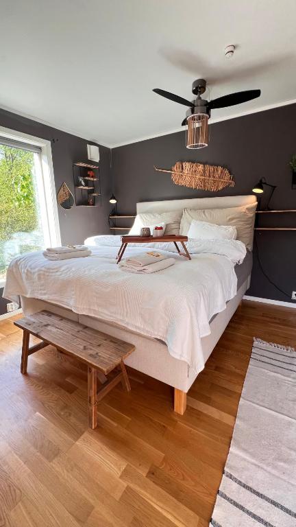 Guest Room with Balcony & Free Parking - B&B Horten