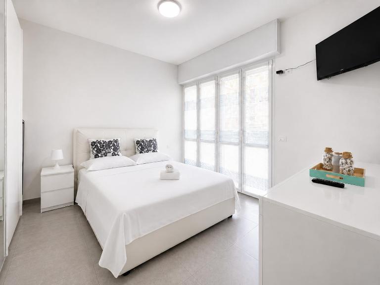 Hostdomus - Fior di mare - alloggi con parcheggio privato - B&B Marina di Andora