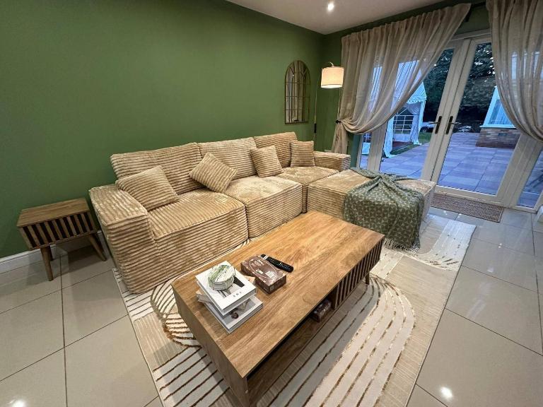 Stylish 2 Bed Flat Parking Sutton Coldfield - Ferienwohnung Birmingham