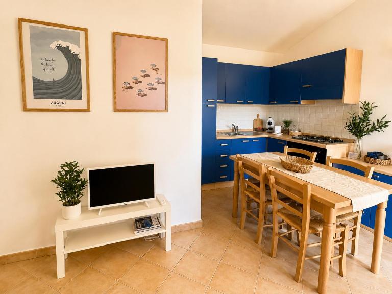 Domo Lughe - Bright Home near Porto Istana - B&B Murta Maria