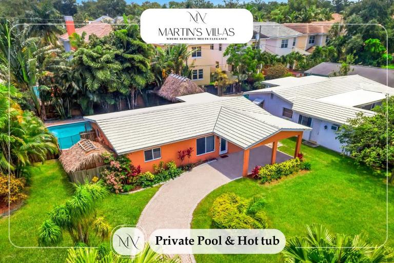 Hidden Gem Vacation Villa w Private Pool & TikiHut - B&B Fort Lauderdale